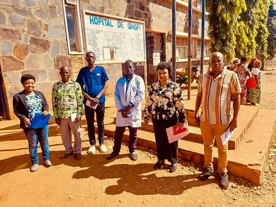 Mentorat en SONUB dans 15 FOSA en réseau SONU des anciennes provinces sanitaires de Muyinga et Rutana, après un atelier d’orientation destiné à 30 sages-femmes sur les nouveaux protocoles de Soins Obstétricaux et Néonatals d’Urgence (SONU).